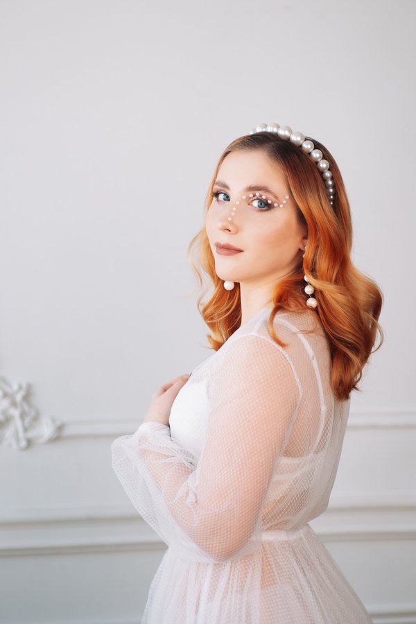 Les secrets pour sublimer votre robe transparente