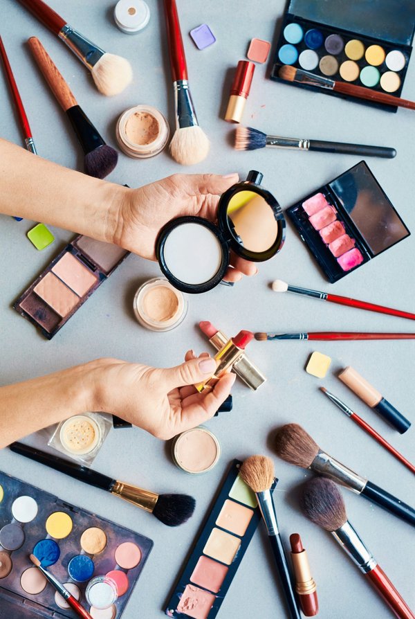 Le fond de teint sans transfert : l'allié d'un teint parfait